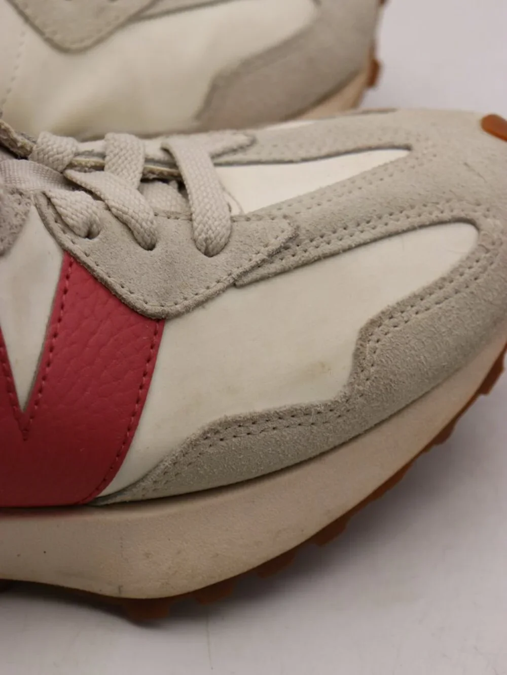 New Balance 327 Women's Size 8 B Moonbeam Astro Dust Suede Sneakers U327LV